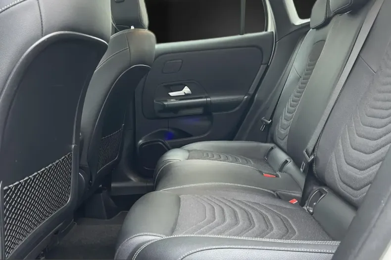 Mercedes-Benz GLA 250 (Clasa GLA) din 2022 cu 29.998 km - oferta MER250751 - foto 19