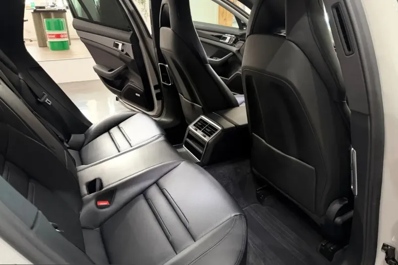 Porsche Panamera din 2023 cu 49.000 km - oferta POR250760 - foto 27