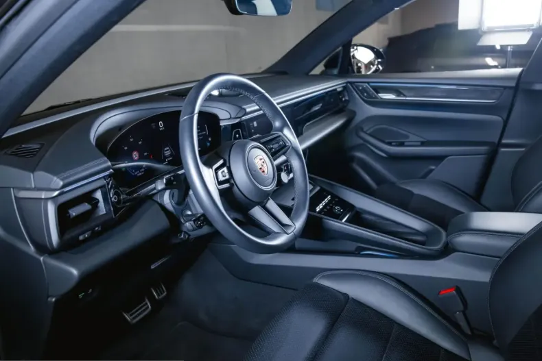 Porsche Macan din 2024 cu 19.999 km - oferta POR250761 - foto 9