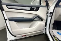 Porsche Cayenne din 2022 cu 30.000 km - oferta POR250764 - foto 7