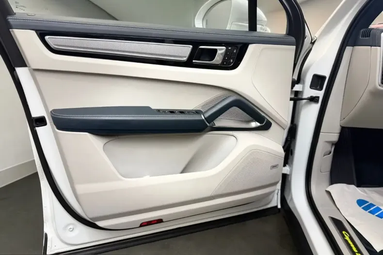 Porsche Cayenne din 2022 cu 30.000 km - oferta POR250764 - foto 7