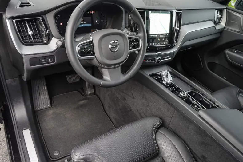 Volvo XC60 din 2024 cu 23.475 km - oferta VOL250767 - foto 9