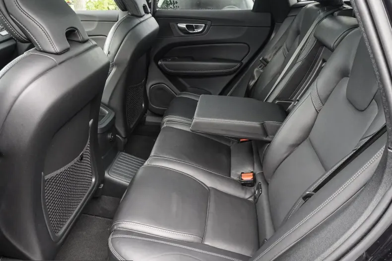 Volvo XC60 din 2024 cu 23.475 km - oferta VOL250767 - foto 16