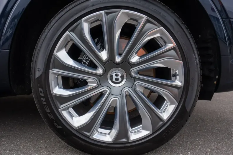 Bentley Bentayga din 2025 cu 11.500 km - oferta BEN250768 - foto 10