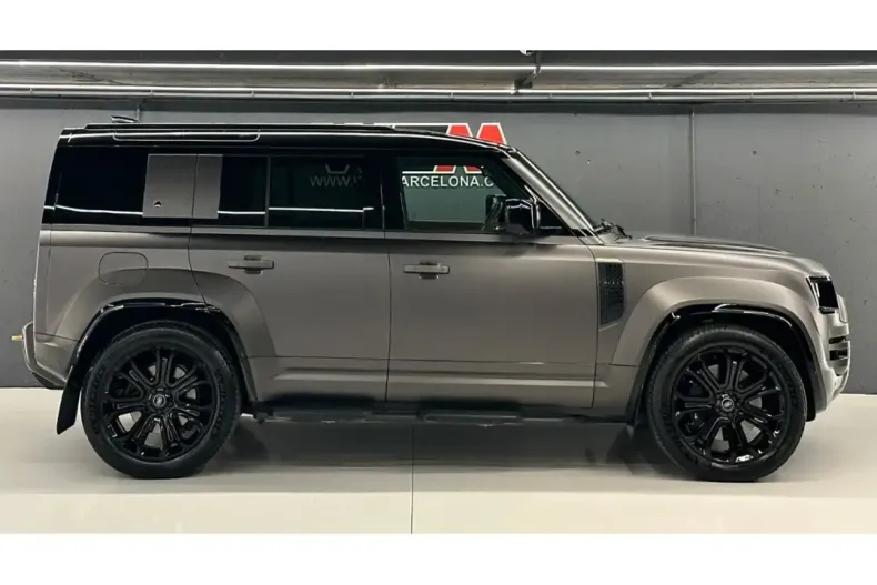 Land Rover Defender din 2025 cu 8.000 km - oferta LAN250769 - foto 4