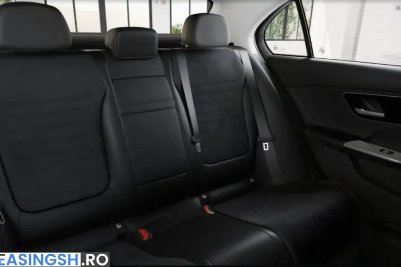 Mercedes-Benz C 300 (Clasa C) din 2025 cu 15.870 km - oferta MER250771 - foto 7