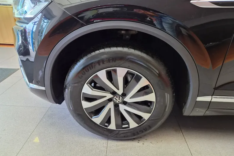 Volkswagen Touareg din 2023 cu 113.800 km - oferta VOL250792 - foto 8