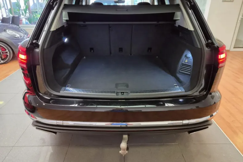 Volkswagen Touareg din 2023 cu 113.800 km - oferta VOL250792 - foto 14