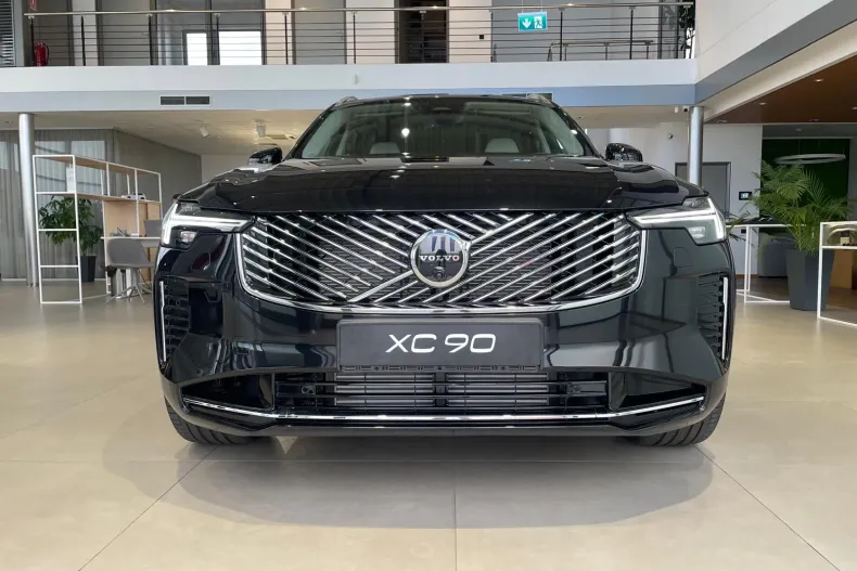 Volvo XC90 din 2025 cu 9 km - oferta VOL250827 - foto 2