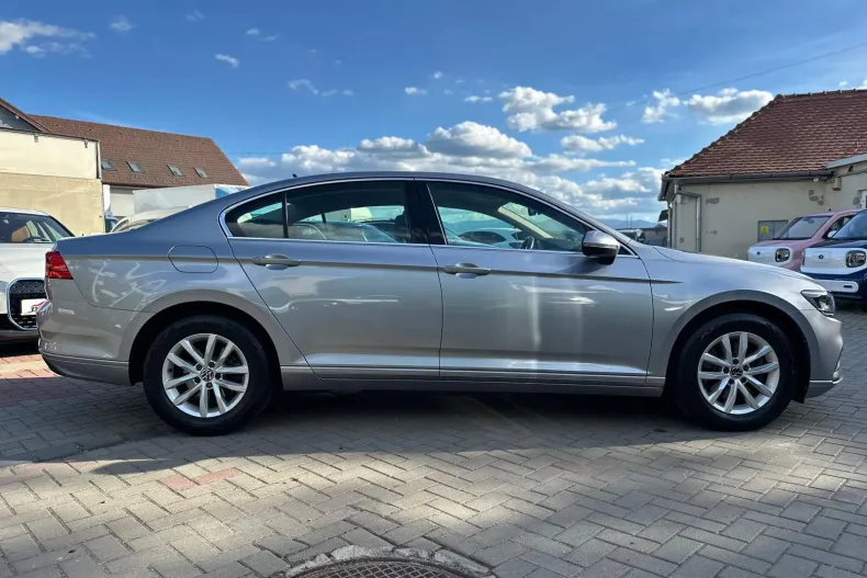 Volkswagen Passat din 2022 cu 66.551 km - oferta VOL250830 - foto 9