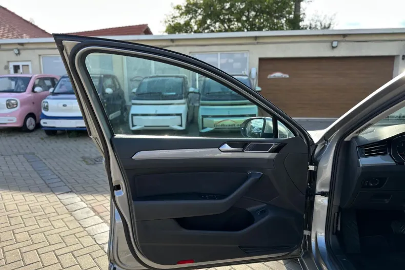 Volkswagen Passat din 2022 cu 66.551 km - oferta VOL250830 - foto 12