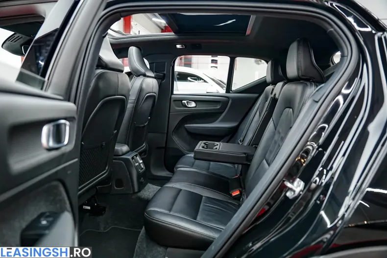 Volvo XC40 din 2021 cu 147.000 km - oferta VOL250848 - foto 6