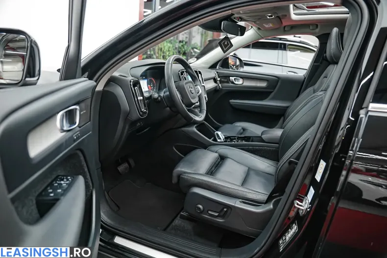 Volvo XC40 din 2020 cu 107.000 km - oferta VOL250849 - foto 4