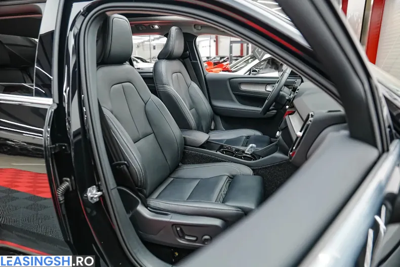 Volvo XC40 din 2020 cu 107.000 km - oferta VOL250849 - foto 10