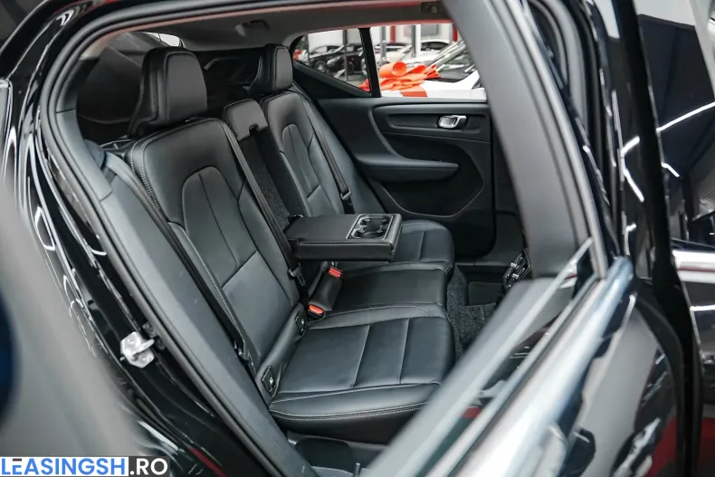 Volvo XC40 din 2020 cu 107.000 km - oferta VOL250849 - foto 12