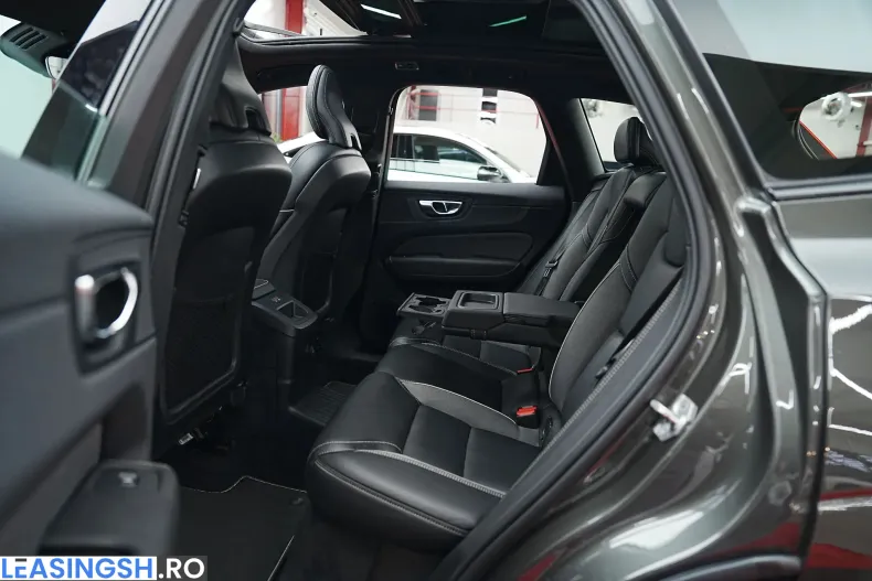 Volvo XC60 din 2020 cu 169.000 km - oferta VOL250856 - foto 6