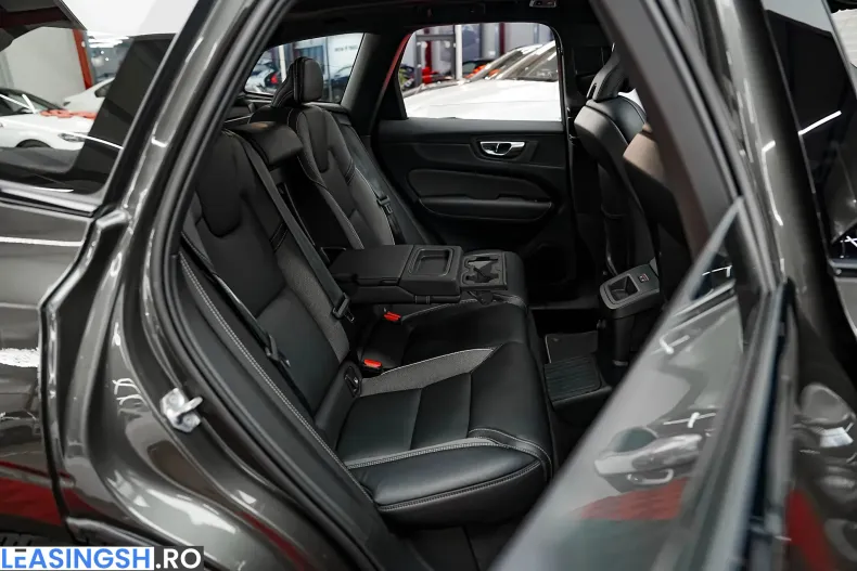 Volvo XC60 din 2020 cu 169.000 km - oferta VOL250856 - foto 12