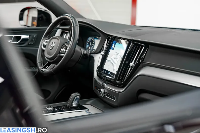 Volvo XC60 din 2020 cu 169.000 km - oferta VOL250856 - foto 18