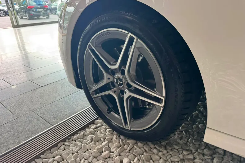 Mercedes-Benz CLA 200 (Clasa CLA) din 2024 cu 42.300 km - oferta MER250863 - foto 7