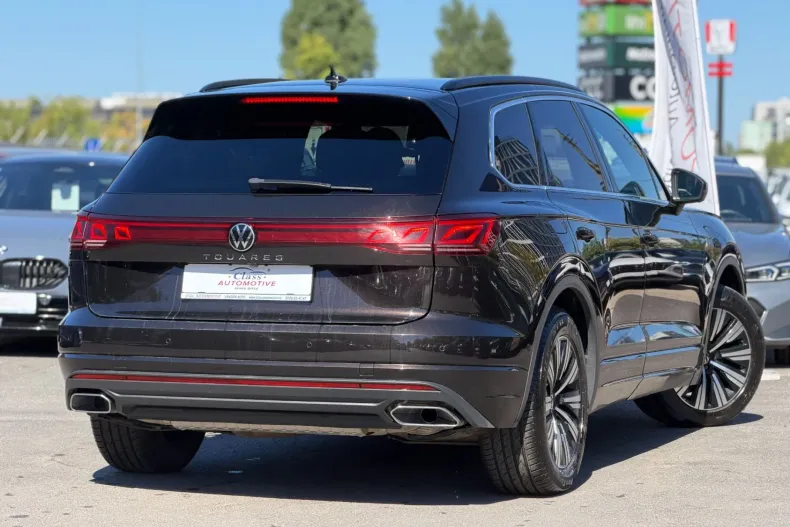 Volkswagen Touareg din 2024 cu 98.119 km - oferta VOL250868 - foto 3