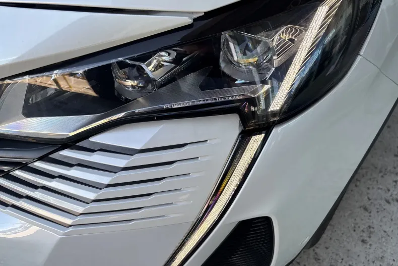 Peugeot 3008 din 2021 cu 58.679 km - oferta PEU250887 - foto 24