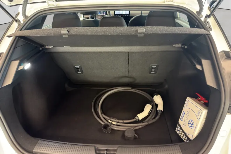 MG MG4 din 2023 cu 9.150 km - oferta MG0250900 - foto 15