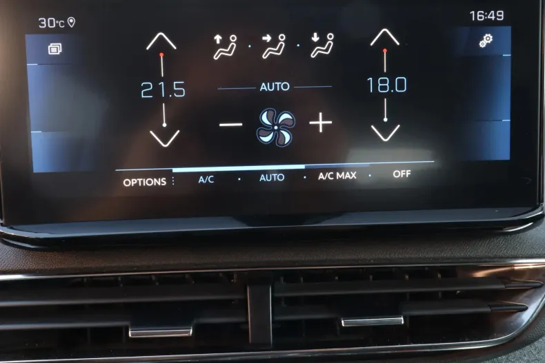 Peugeot 3008 din 2023 cu 64.919 km - oferta PEU250905 - foto 32