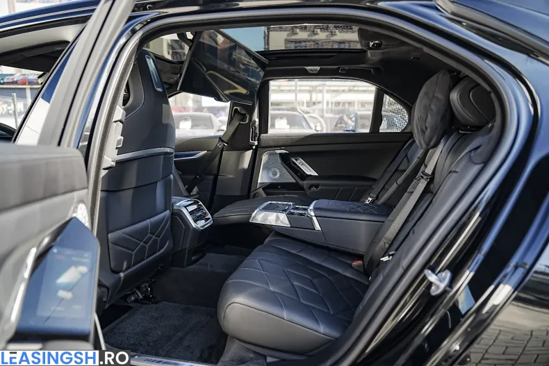 BMW 750e (Seria 7) din 2024 cu 7.700 km - oferta BMW250924 - foto 11