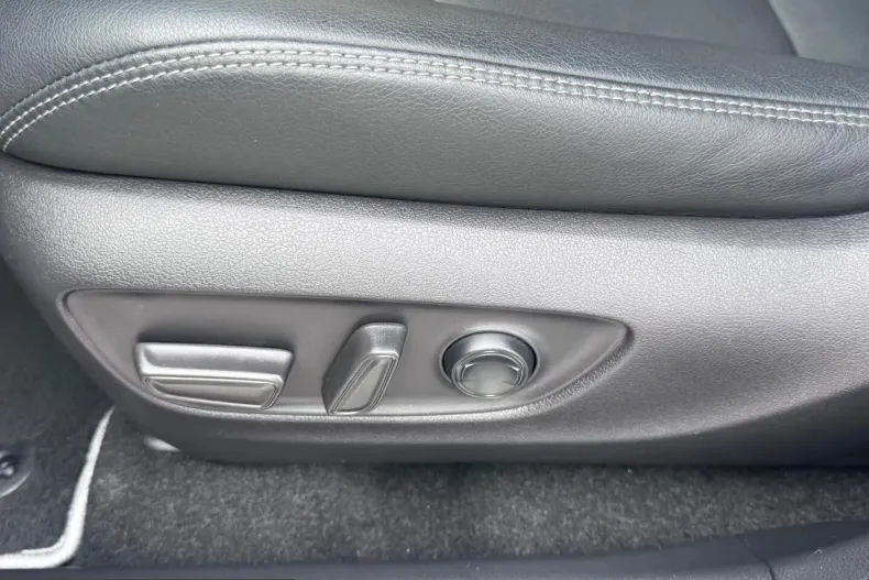 Toyota RAV4 din 2022 cu 76.823 km - oferta TOY250987 - foto 11