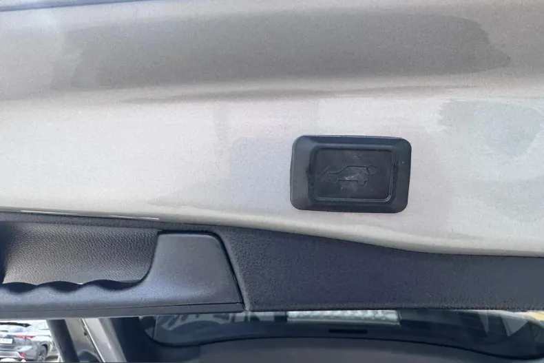 Toyota RAV4 din 2022 cu 76.823 km - oferta TOY250987 - foto 21