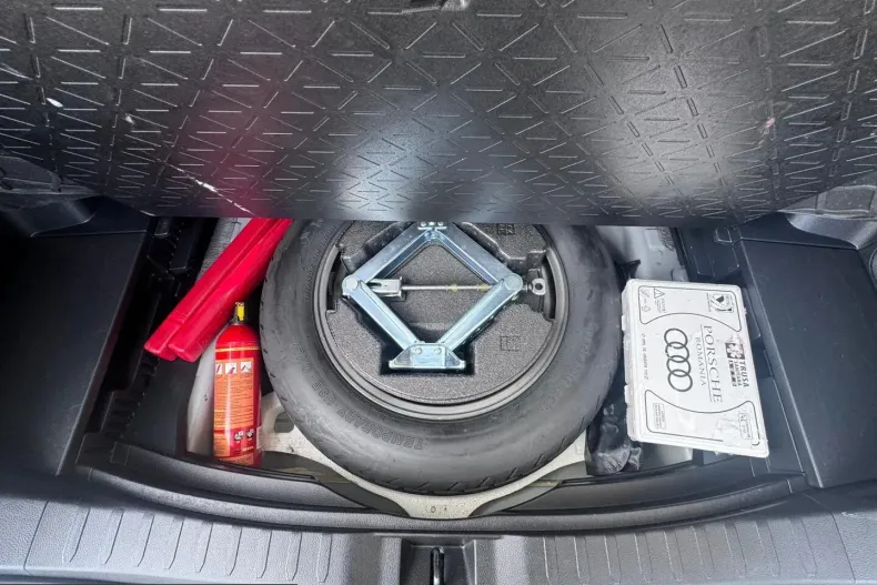 Toyota RAV4 din 2022 cu 76.823 km - oferta TOY250987 - foto 24