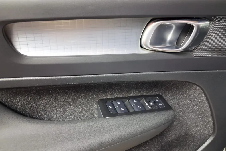 Volvo XC40 din 2021 cu 102.446 km - oferta VOL251008 - foto 9