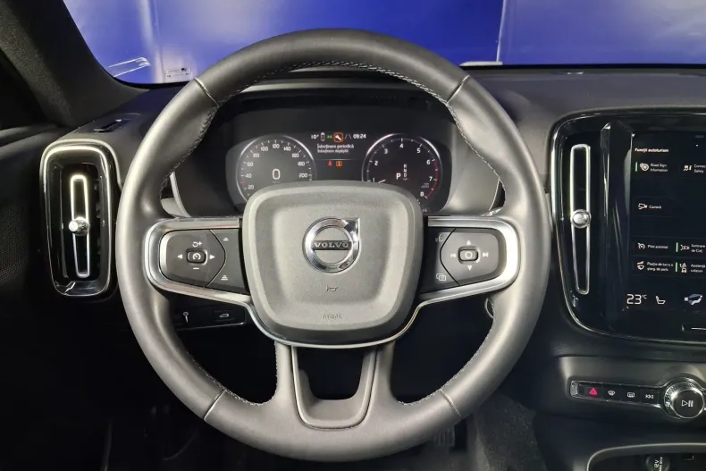 Volvo XC40 din 2021 cu 102.446 km - oferta VOL251008 - foto 12