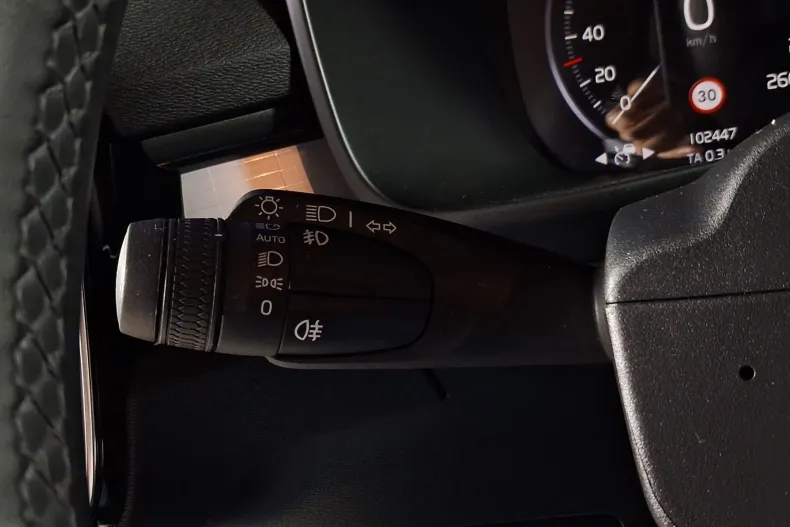 Volvo XC40 din 2021 cu 102.446 km - oferta VOL251008 - foto 17