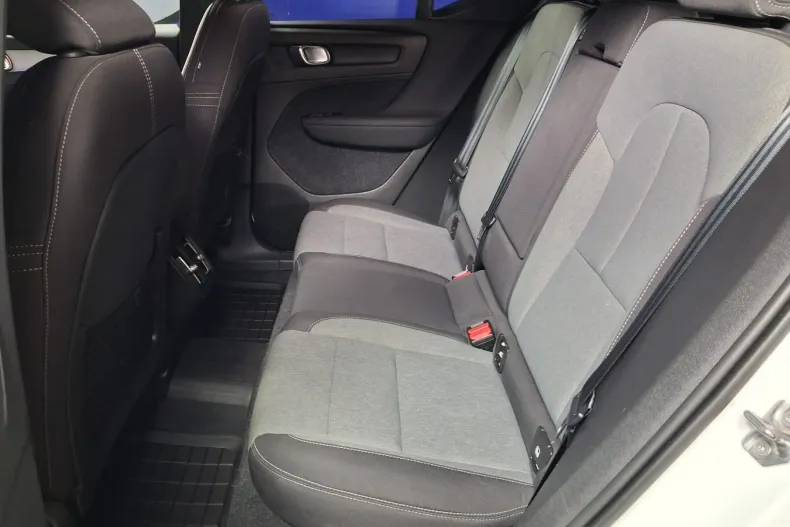 Volvo XC40 din 2021 cu 102.446 km - oferta VOL251008 - foto 26