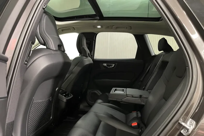 Volvo XC60 din 2021 cu 113.158 km - oferta VOL251012 - foto 12