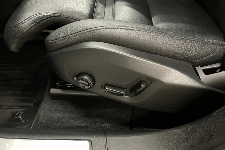 Volvo XC60 din 2021 cu 113.158 km - oferta VOL251012 - foto 26