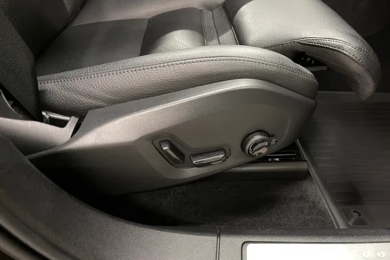 Volvo XC60 din 2021 cu 113.158 km - oferta VOL251012 - foto 27