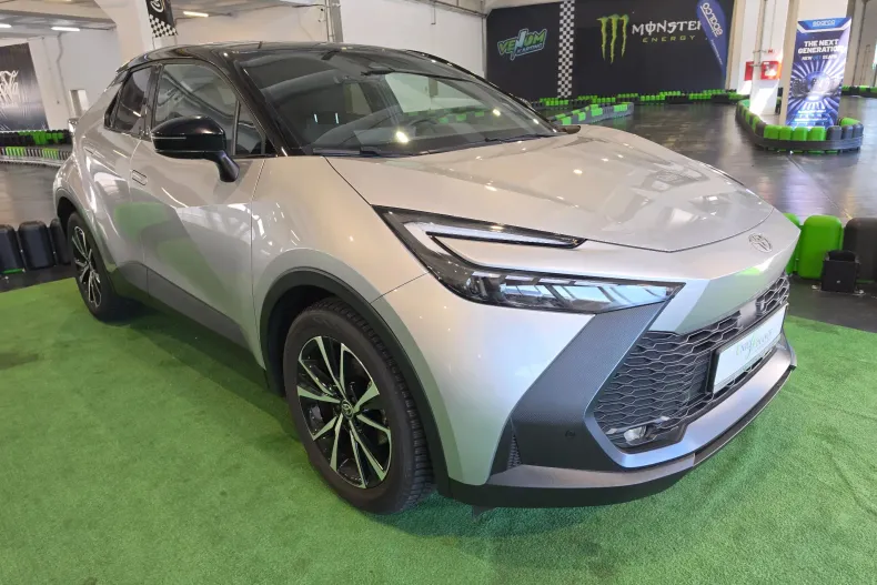 Toyota C-HR din 2024 cu 5.200 km - oferta TOY251035 - foto 2