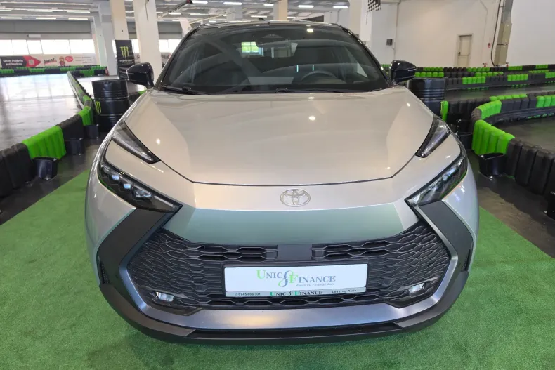 Toyota C-HR din 2024 cu 5.200 km - oferta TOY251035 - foto 3