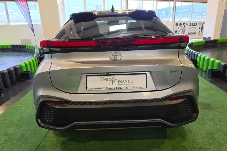 Toyota C-HR din 2024 cu 5.200 km - oferta TOY251035 - foto 8
