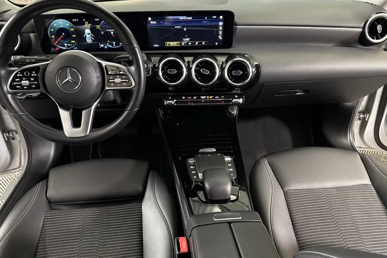 Mercedes-Benz A 180 (Clasa A) din 2021 cu 46.711 km - oferta MER251046 - foto 9
