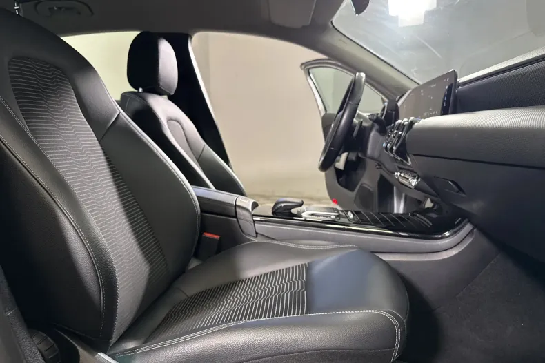 Mercedes-Benz A 180 (Clasa A) din 2021 cu 46.711 km - oferta MER251046 - foto 11