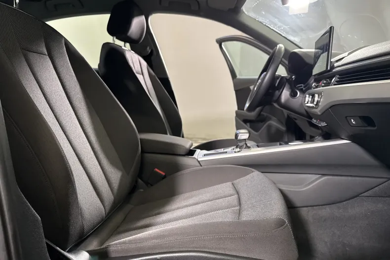 Audi A4 din 2022 cu 53.213 km - oferta AUD251047 - foto 10