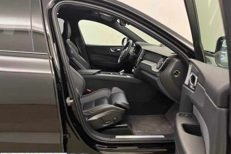 Volvo XC60 din 2023 cu 164.729 km - oferta VOL251055 - foto 6