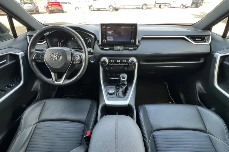 Toyota RAV4 din 2023 cu 100.711 km - oferta TOY251056 - foto 19