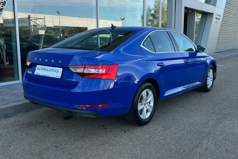 Skoda Superb din 2023 cu 71.261 km - oferta SKO251057 - foto 3