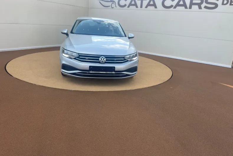 Volkswagen Passat din 2020 cu 160.000 km - oferta VOL251058 - foto 1