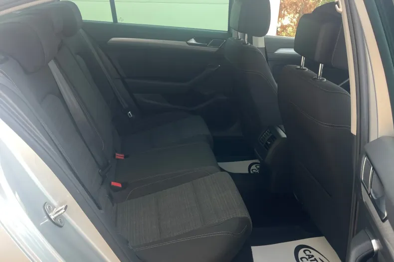 Volkswagen Passat din 2020 cu 160.000 km - oferta VOL251058 - foto 25