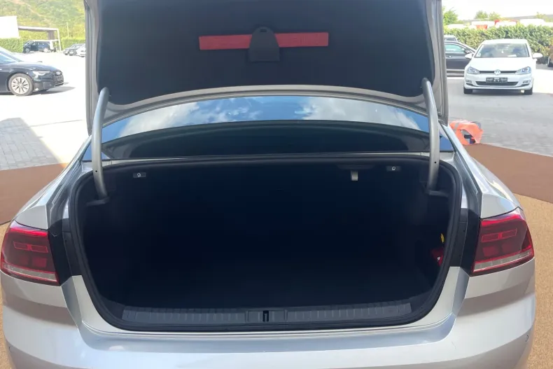 Volkswagen Passat din 2020 cu 160.000 km - oferta VOL251058 - foto 26